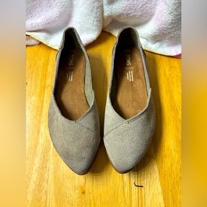Women’s Toms Size 6.5